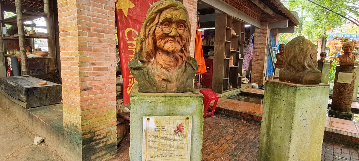 Từ thi sĩ Bùi Giáng....