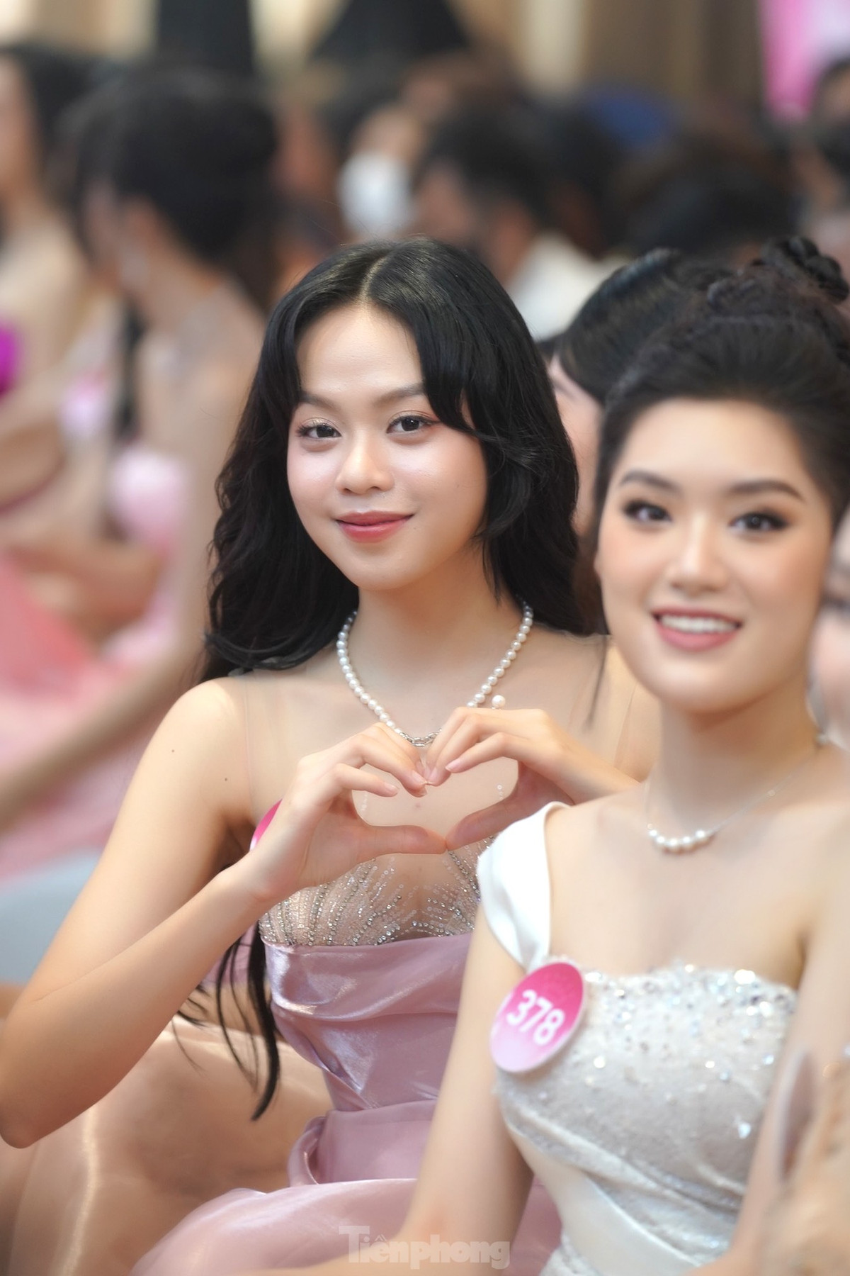 Hoa hậu Huỳnh Thị Thanh Thủy trong họp báo công bố vòng chung kết Hoa hậu Việt Nam 2022. Tại buổi họp báo, Thanh Thủy trả lời Tiền Phong rằng cô rất hồi hộp trong lần đầu ra mắt truyền thông. Là một trong những thí sinh có chiều cao, sắc vóc nổi bật nhất cuộc thi, người đẹp không tránh khỏi sự hồi hộp.