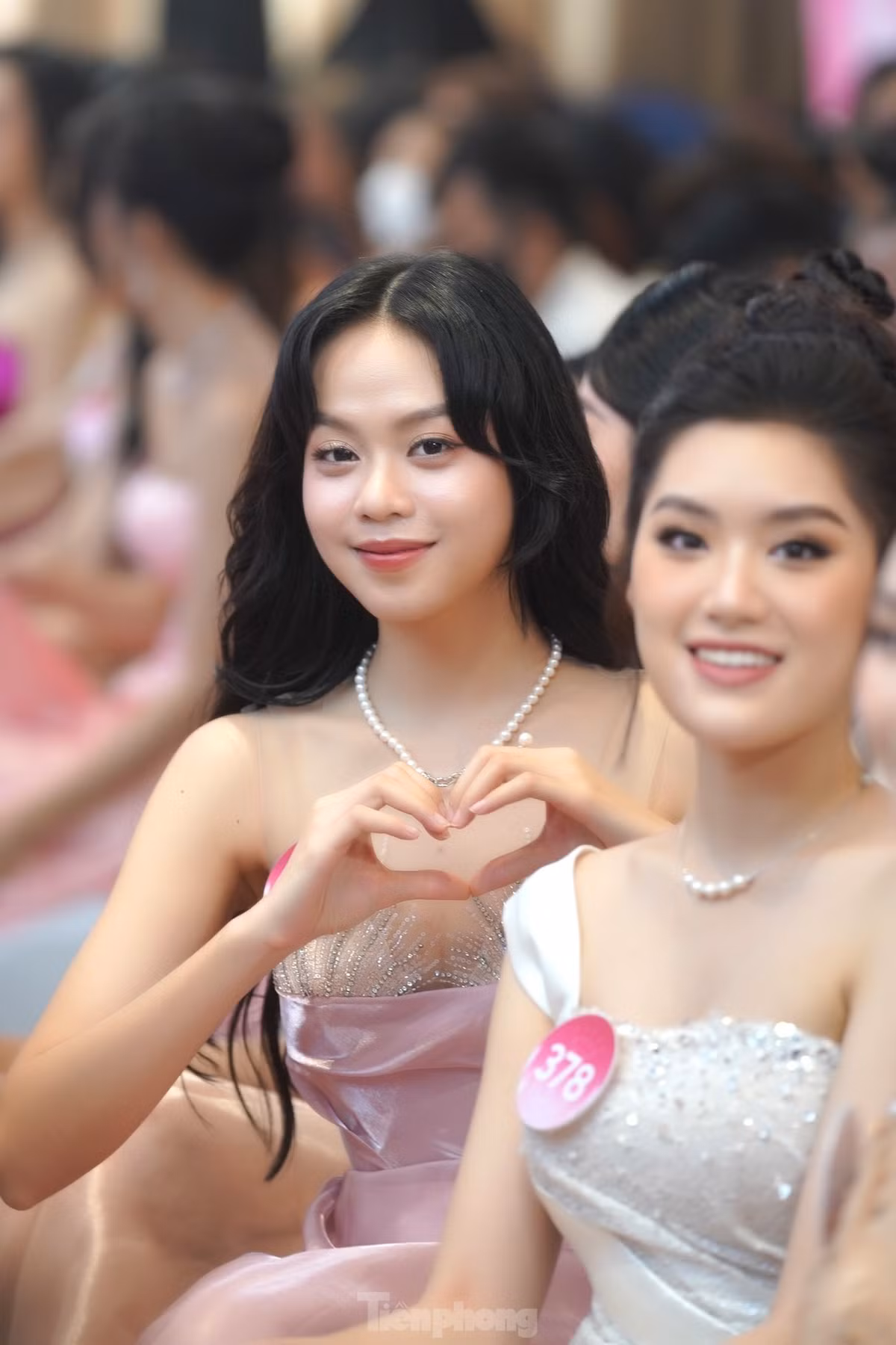 Hoa hậu Huỳnh Thị Thanh Thủy trong họp báo công bố vòng chung kết Hoa hậu Việt Nam 2022. Tại buổi họp báo, Thanh Thủy trả lời Tiền Phong rằng cô rất hồi hộp trong lần đầu ra mắt truyền thông. Là một trong những thí sinh có chiều cao, sắc vóc nổi bật nhất cuộc thi, người đẹp không tránh khỏi sự hồi hộp.