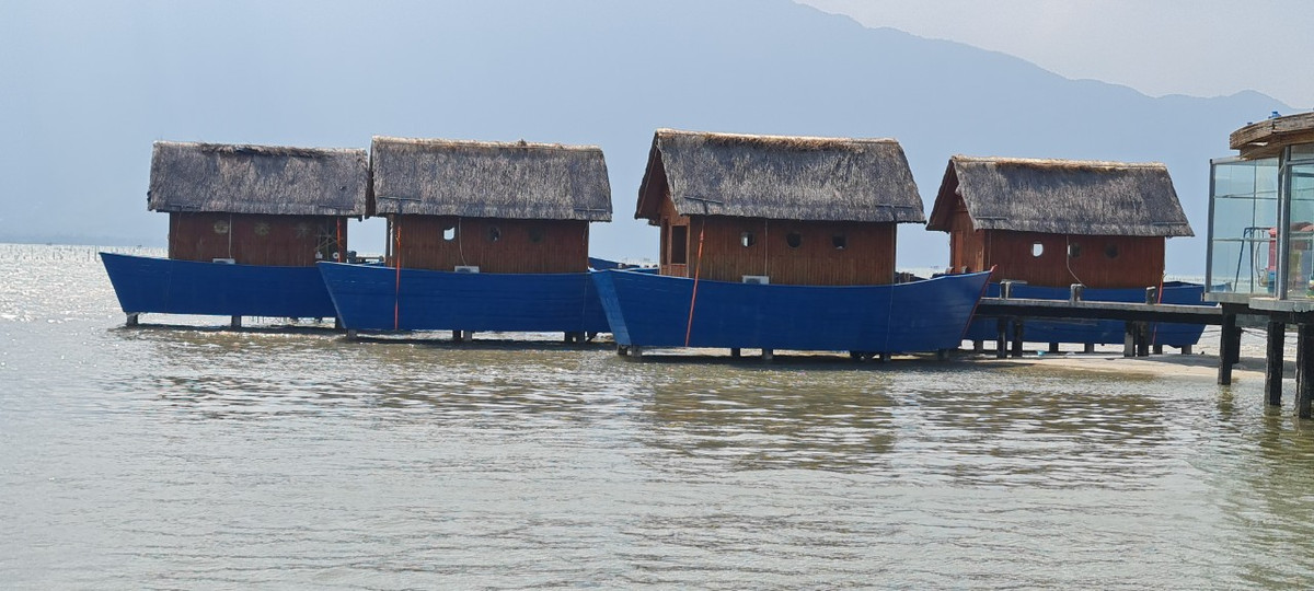 Khung cảnh nơi đây như một bức tranh non nước hữu tình khiến bao người say đắm.