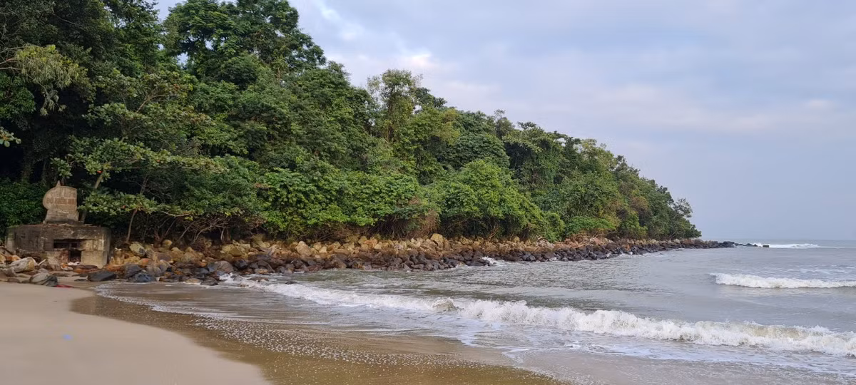 Cái tên Nam Ô xuất phát từ việc nơi đây từng là bãi tắm ở phía Nam của Châu Ô.