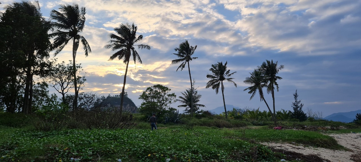 Vào mỗi mùa, Ghềnh đá Nam Ô Đà Nẵng sẽ có những vẻ đẹp riêng. Du khách có thể đến đây bất cứ thời điểm nào để tận hưởng nét hoang sơ mê hoặc của nó.