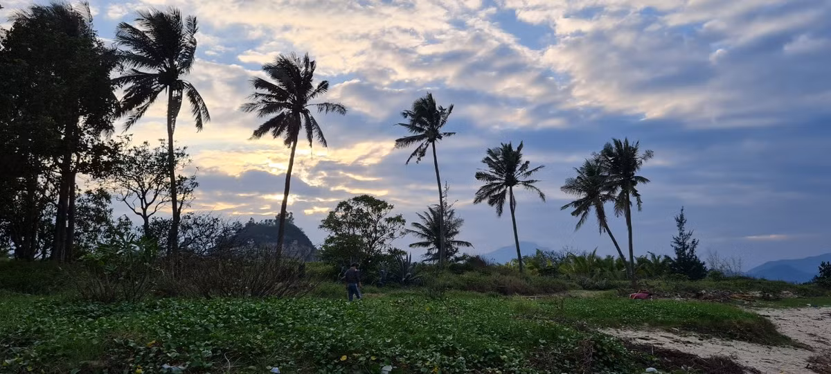 Vào mỗi mùa, Ghềnh đá Nam Ô Đà Nẵng sẽ có những vẻ đẹp riêng. Du khách có thể đến đây bất cứ thời điểm nào để tận hưởng nét hoang sơ mê hoặc của nó.