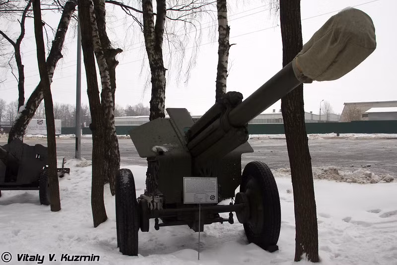 Lựu pháo hạng nặng 152mm D1 ra đời năm 1943. Nguồn ảnh: Vitaly-Kuzmin
