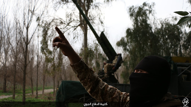 Cho nên, dù rất cố gắng nhưng phiến quân IS không thể làm gì được máy bay EP-3C. Nguồn ảnh: Oryx