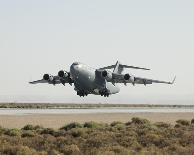 C-17 Globemaster III là máy bay vận tải quân sự hạng nặng được hãng McDonnell Douglas phát triển cuối thập niên 1980 nhằm mục đích vận chuyển chiến lược và chiến thuật.