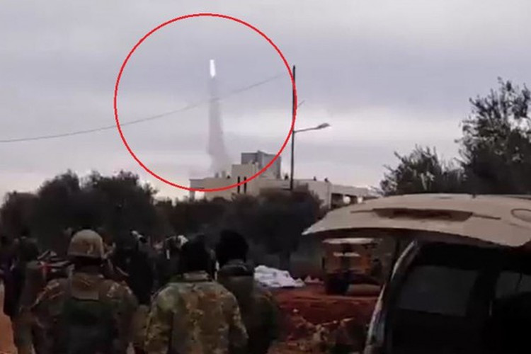 Các thông số kỹ thuật khác của tên lửa phòng không vác vai Yerli bao gồm tầm bắn 6 - 8 km, trần bay 4 km, vận tốc tối đa trên Mach 2 và có độ cơ động rất tốt.