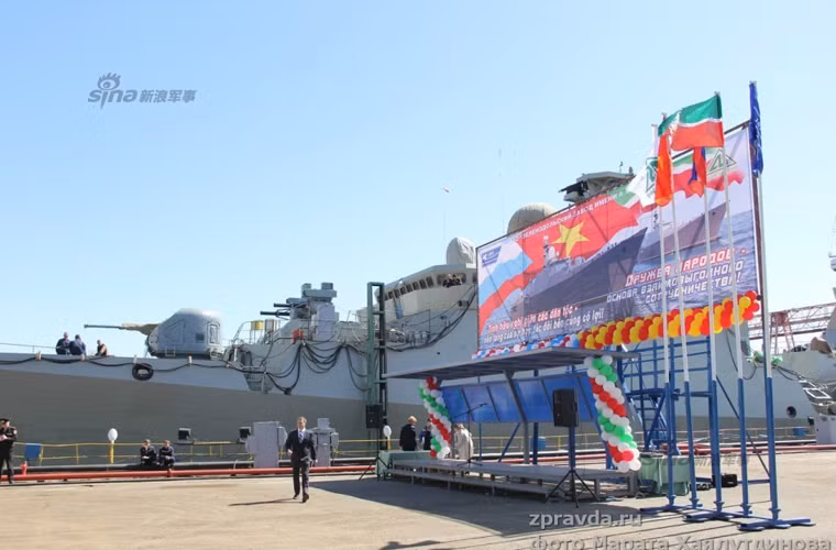 Sắp tới, con tàu sẽ bắt đầu trải qua các cuộc thử nghiệm tại bến cảng rồi ra biển.