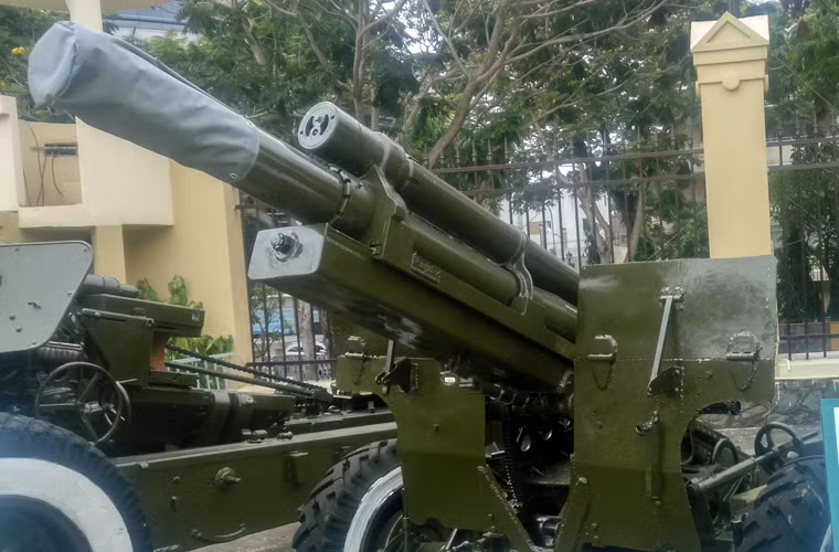 Pháo 105mm của Quân đoàn 3 bắn chế áp trận địa pháo của địch ở Tây Bắc Sài Gòn yểm trợ cho các đơn vị xe tăng - bộ binh diệt căn cứ Đồng Dù.