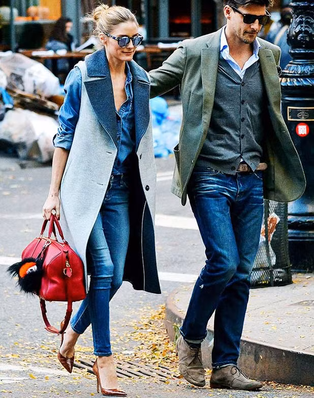 Thường xuyên mặc đồ cũ theo cách mới: Chỉ cần đầu tư tiền mua vài món đồ để có thể mặc nhiều kiểu là bạn đã tiết kiệm được rất nhiều tiền.