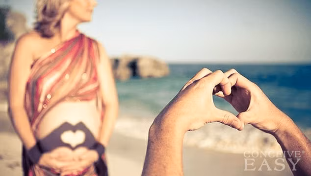 Có thể bạn đang nghĩ đến việc dùng các phương pháp thụ tinh nhưng thật không may cơ thể cũng sẽ không đáp ứng tốt với các hormone sinh sản, Ở tuổi 31, tỉ lệ sinh con thành công nhờ thụ tinh nhân tạo là khoảng 38% nhưng đến tuổi 39 thì con số này đã thấp đi rất nhiều, chỉ còn 22% và 5 năm sau, tức ở tuổi 43 con số này chỉ còn dưới 10%. Nếu muốn cơ hội tăng lên thì chỉ có một cách duy nhất là dùng trứng của người khác, đương nhiên là của phụ nữ ít tuổi hơn. 