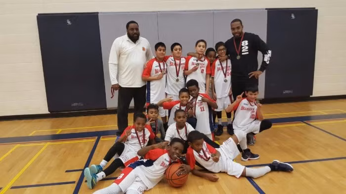 “Chỉ cần thắng là được”: Khi bắt đầu chơi thể thao, các ông bố dạy con mình rằng phải tìm mọi cách để thắng và đặt mục tiêu này lên trên cả đạo đức và sự vui thích. Trẻ hiếm khi được khuyến khích rằng mặc dù đã thất bại nhưng trẻ đã cậu bé đã có thời gian rất vui vẻ. Vì vậy nên khi thua cuộc, trẻ trách móc và đổ lỗi cho chính bản thân mình hoặc sẽ cạnh tranh không lành mạnh. 