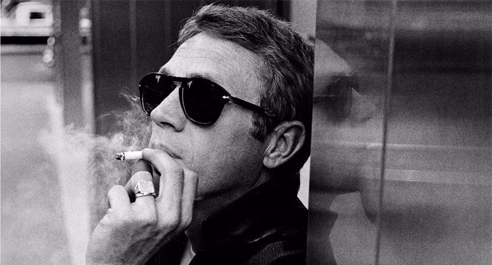 Rất ít phụ nữ thích đàn ông nhút nhát và số phụ nữ thích những anh chàng kiêu ngạo chỉ đếm trên đầu ngón tay. Chính sự tự tin mới giúp các quý ông chuyển từ cam đảm sang nhún nhường mà không hề cảm thấy bị tổn thương.