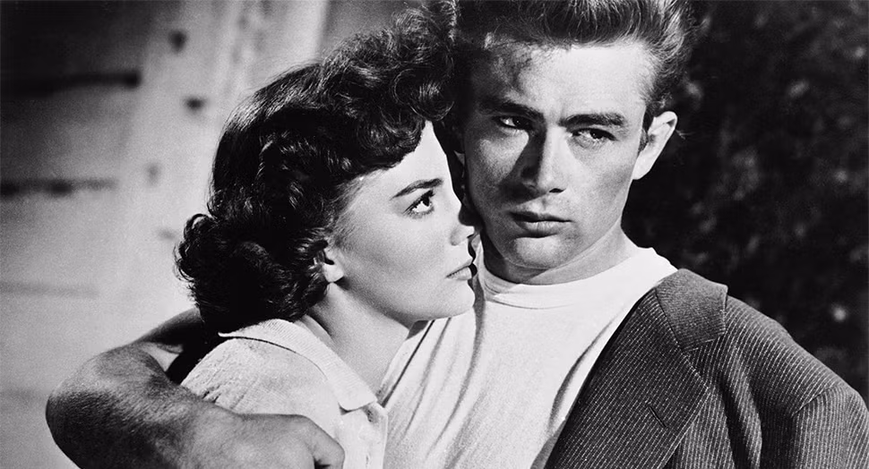 Về mùi hương, phụ nữ không yêu thích một mùi hương cụ thể nào nhưng lại có khả năng đánh giá chính xác sự hài hòa về mùi hương. Nếu hiểu được tâm lý này, có lẽ đàn ông không nên ngụy trang mùi cơ thể bằng nước hoa toàn thân.