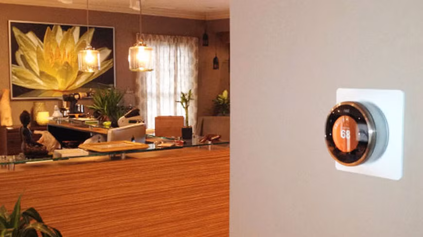 Hoặc bạn có thể thử cách giảm nhiệt độ trong phòng xuống vài độ, có thể hơi không thoải mái một chút, nhưng đổi lại bạn không sợ bị gục xuống bàn khi đang làm việc.