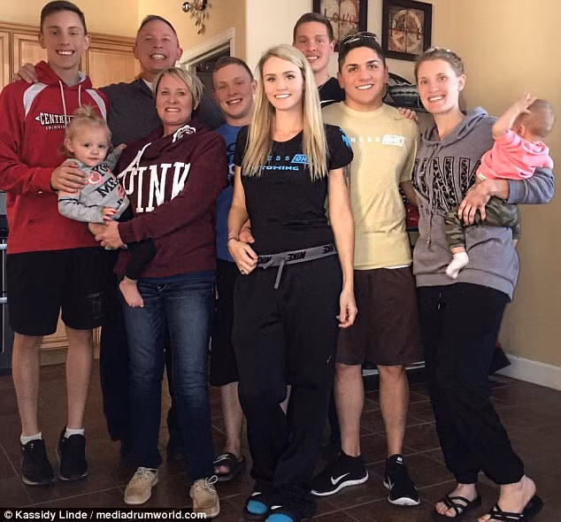 Hành trình giảm cân đã thay đổi ngoại hình và cách nhìn của Kassidy về cuộc sống. Giờ đây cô không còn uống rượu, hút thuốc, lười vận động. Cô cũng lột xác hoàn toàn về tinh thần khi cảm thấy vui vẻ hơn, đối xử tốt hơn với mọi người. (Nguồn ảnh: Dailymail)