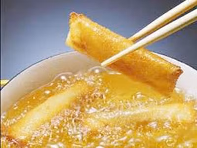 Khi axit béo tăng, đó là một tín hiệu cho thấy lượng carb chuyển hóa thành mỡ thay vì bị đốt thành năng lượng cũng tăng theo. Nói cách khác, lượng carb cơ thể tiêu thụ chính là nhân tố quyết định cách thức xử lý chất béo bão hòa của cơ thể – chuyển hóa thành năng lượng cho cơ thể hay chuyển thành mỡ dự trữ.