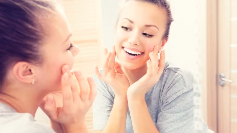 Kết quả thực sự nào cũng cần có thời gian và sự kiên trì. Bất kỳ sản phẩm nào nghe có vẻ tốt quá mức tưởng tượng đều cũng sẽ không mang lại kết quả như mong muốn. Dù là sản phẩm tốt nhất thì cũng cần thời gian từ 4-8 tuần để tạo ra sự thay đổi có thể nhận thấy trên làn da vì làn da phải trải qua một chu trình đầy đủ thì mới tái tạo được những tế bào mới. 