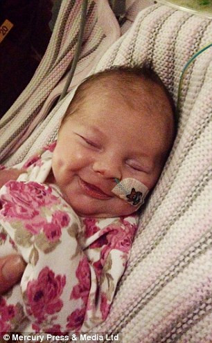 Trong suốt thời gian nằm viện, gia đình hoàn toàn không xác định được rằng liệu Erin có thê sống được không. Thậm chí bé gái này còn từng bị ngừng thở vì nhiễm trùng máu. 