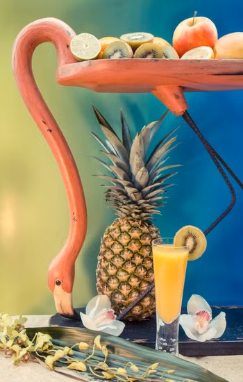 Cốc nước này là sự hòa trộn hương vị của táo, kiwi, chanh, cam và dứa.