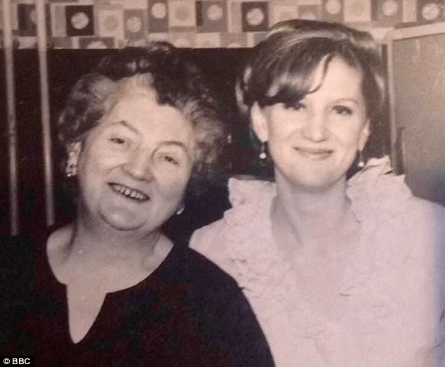 Năm hơn 20 tuổi, bà Sue Westhead được cấy ghép thận từ thận của người mẹ lúc đó đã 57 tuổi. Ước tính tuổi thọ của quả thận ghép chỉ khoảng 20 năm, sau đó bà Sue Westhead sẽ cần phải thay một quả thận mới để có thể sống tiếp. Nhưng đến nay, bệnh nhân này đã 68 tuổi và quả thận đã sống gấp đôi thời gian dự kiến của các bác sĩ thời đó. 