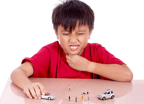 Trẻ em ở tuổi nào cũng có thể bị hóc thức ăn nhưng nguy cơ hóc ở trẻ dưới 5 tuổi – đặc biệt là dưới 3 tuổi – cao hơn rất nhiều. 