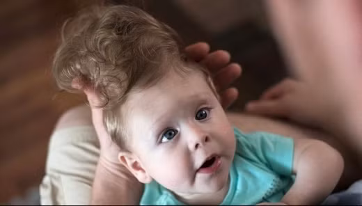 Song sot than ky du bi nao loi ra ngoai hop so