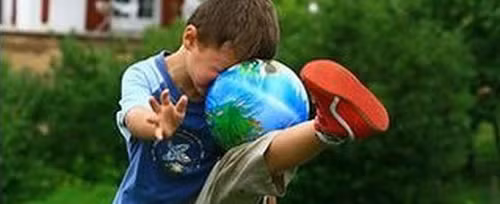 Con không chơi thể thao giỏi thì đối với mẹ cũng chẳng sao.