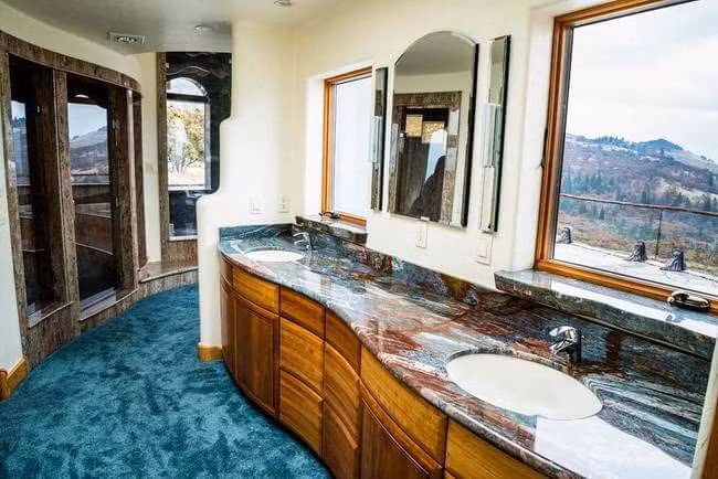 Nhà vệ sinh cổ điển nhưng vẫn sang trọng.