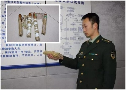 Ket dang cho thanh nien nem bom ...xuc xich vao nha ban gai-Hinh-2