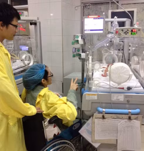 Nhoi long canh nu cong an Dau Thi Huyen Tram gap con lan cuoi-Hinh-2