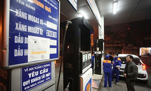 Lo lai khung cua ong lon Petrolimex