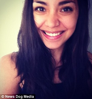 Kể về những trải nghiệm với các nhân cách của mình, cô cho biết “hãy tưởng mỗi khi đang làm việc và bị thay đổi tính nết thành cô bé 5 tuổi và những người xung quanh không biết làm gì với mình. Mặc dù điều này khá đáng sợ, thậm chí có lúc tôi cảm thấy đau khổ, nhưng các nhân cách thể hiện rất nhiều về con người tôi, về quá khứ và về con người mà tôi có thể trở thành”. 