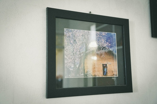 "Căn nhà của vợ chồng tôi ở ngoại thành được thiết kế theo kiểu nhà vườn, gần nhà của NSND Thanh Hoa”, Hoa Trần tiết lộ thêm. 