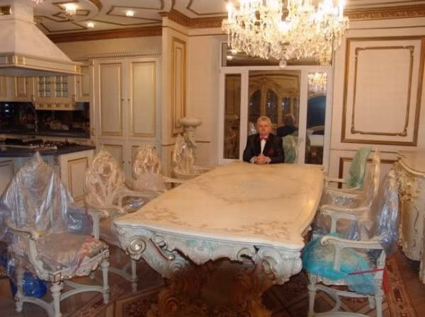 "Tôi chưa có người để cùng ăn tối".