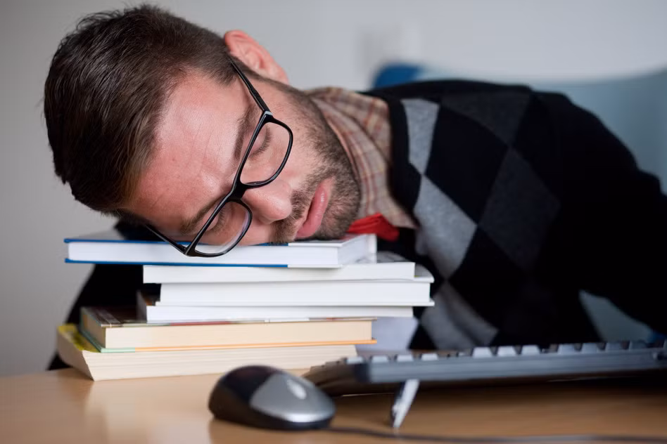 Nhiều người nhanh chóng vượt qua tình trạng này để thở lại bình thường và ngủ tiếp. Một số khác lại cho rằng mình chỉ đang ngáy rất và không nguy hại gì. Nhưng thực tế chứng bệnh này gây ra những nguy cơ bị bệnh huyết áp cao, các bệnh về động mạch, tim, béo phì ...