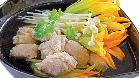 Bông bí còn có thể dùng thay rau trong các món canh hoặc lẩu.