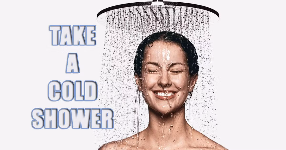 Nước lạnh được chứng minh rằng giúp đẩy lùi các dấu hiệu trầm cảm. Khi cơ thể tiếp nhận mật độ lớn cảm giác lạnh qua da, não bộ được cung cấp luồng xung điện có tác dụng chống trầm cảm. Thường xuyên tắm nước lạnh còn tạo ra khả năng chống lại stress vì lâu dần cơ thể và hệ miễn dịch trở nên mạnh khỏe hơn. 