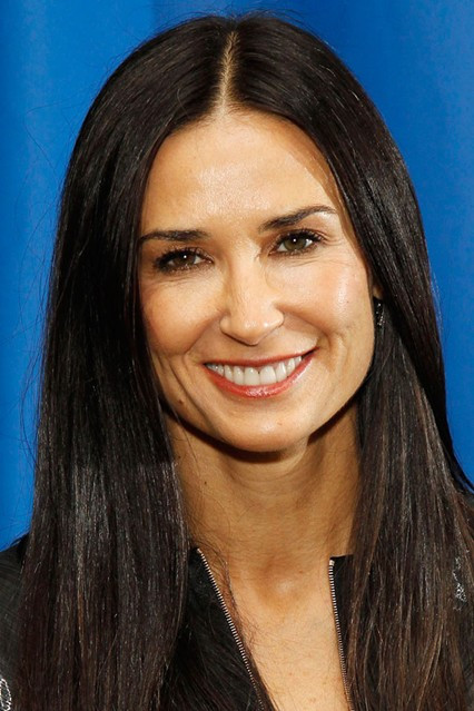 Quy trình giải độc của Demi Moore chẳng hề liên quan đến nước chanh, nước ép hay siro mà dùng đỉa để hút độc tố ra khỏi máu. 