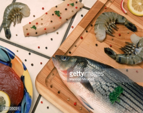 Tương tự như vậy đối với độc tố toxin có trong hải sản, thời gian chế biến dù ngắn hay dài thì cũng không làm lượng độc tố này mất đi nếu trước đó hải sản đã được đánh bắt và lưu trữ không đúng cách. Vậy cách tốt nhất để tránh ngộ độc hải sản là không nên mua những loại hải sản không rõ nguồn gốc. 