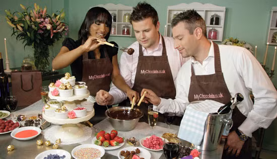 Mọi sản phẩm tự làm ra đều được phép mang về để làm quà cho gia đình nhưng thường thì các du khách sẽ khó cưỡng lại sức hấp dẫn của những viên kẹo ngọt ngào này. 