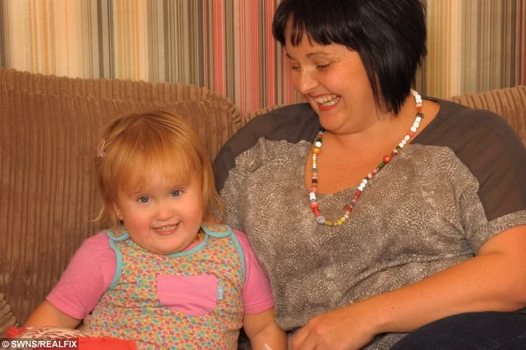 Một miếng da nhân tạo đã được đắp vào lưng thai nhi để từ đó da thật phát triển và chùm lên. Ngay sau khi chào đời, bé Frankie đã có thể cử động được hai chân, dấu hiệu cho thấy ca phẫu thuật đã thành công vì dây thần kinh thân dưới vẫn hoạt động. 