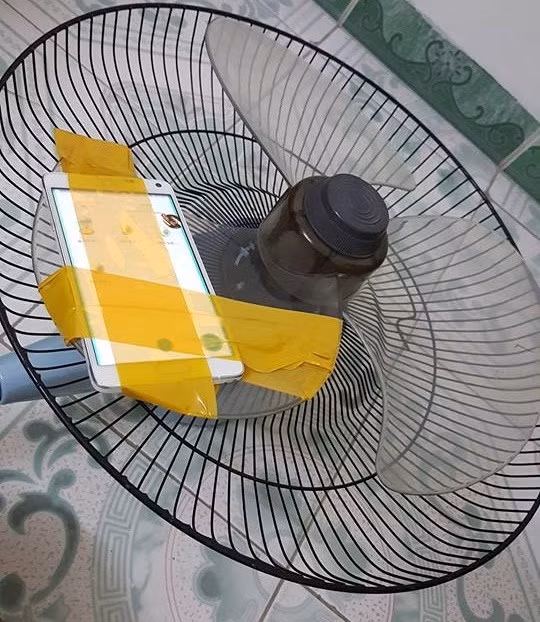 Phương pháp ấp trứng hài hước trong trò chơi Pokemon Go được nhiều người áp dụng. Minh Hoàng chia sẻ: "Em lái xe từ Hưng Yên lên Đan Phượng, Hà Nội chỉ để trứng nở. Em đi được gần 100 km mà không ấp nổi quả trứng, thật không thể tin được".