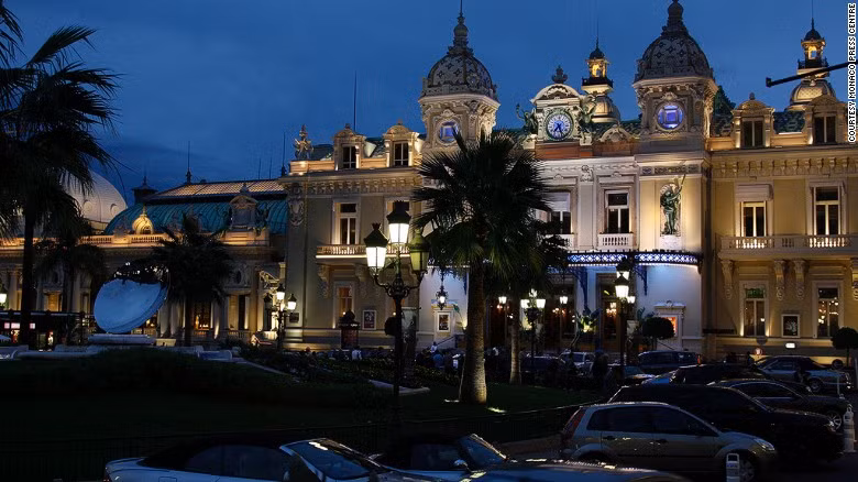 Sự giàu có của dân Monacco được cho là yếu tố chính khiến người già nước này có thể kéo dài tuổi thọ.