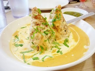 Món cà ri Ấn Độ phiên bản chay mang tên Malai Kofta được đánh giá là một trong những món cà ri ngon nhất. Vì món ăn hoàn toàn không có hành hay tỏi nên được cộng đồng người ăn chay chấp nhận rộng rãi. 