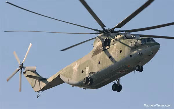 Mi-26 là chiếc trực thăng vận tải lớn nhất thế giới. Máy bay có sức tải tương đương một chiếc phi cơ vận tải C-130. Máy bay có thể chở từ 80-150 lính.