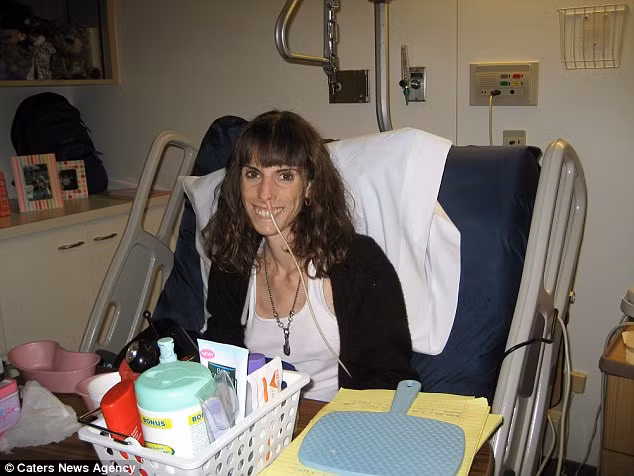 Brittany Burgunder, một phụ nữ 27 tuổi hiện sống tại Carlifornia (Mỹ) chỉ nặng 20kg vào thời điểm biếng ăn nhất. Mọi chuyện bắt đầu từ những năm tiểu học khi cô luôn bị bạn bè trêu chọc và giày vò. Luôn cảm thấy cô đơn và hoang mang, cô mắc chứng trầm cảm, ăn rất ít và tập thể dục quá nhiều. Có những thời điểm cô đăng ký tập đồng thời ở cả 3 phòng tậm gym. 