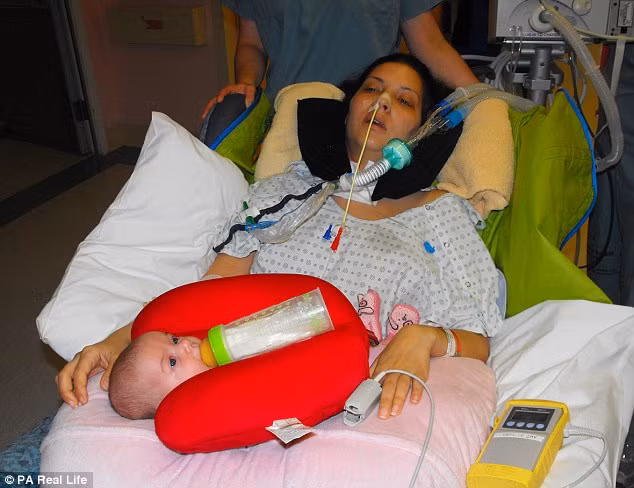 Khi được đưa tới bệnh viện Grey Nuns ở Edmonton, bác sĩ xác định cô bị hội chứng Guillain-Barre, một tình trạng hiếm gặp khiến hệ miễn dịch của cơ thể tự tấn công hệ thần kinh. Mặc dù không rõ nguyên nhân nhưng bác sĩ cho rằng chính việc sinh để là nguyên nhân dẫn đến tình trạng nguy hiểm chết người này. 