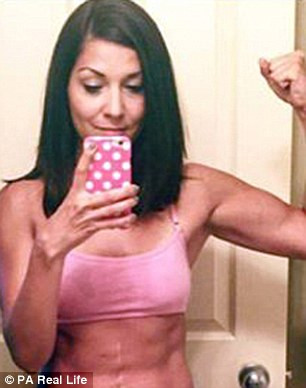 Sau khoảng thời gian 6 tuần, ngón tay của Holly bỗng cử động được và cô dần hồi phục vận động toàn bộ cơ thể. Ban đầu, cô được giảm dần thời gian gắn với máy thở để tự thở. 