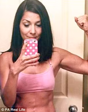 Sau khoảng thời gian 6 tuần, ngón tay của Holly bỗng cử động được và cô dần hồi phục vận động toàn bộ cơ thể. Ban đầu, cô được giảm dần thời gian gắn với máy thở để tự thở. 